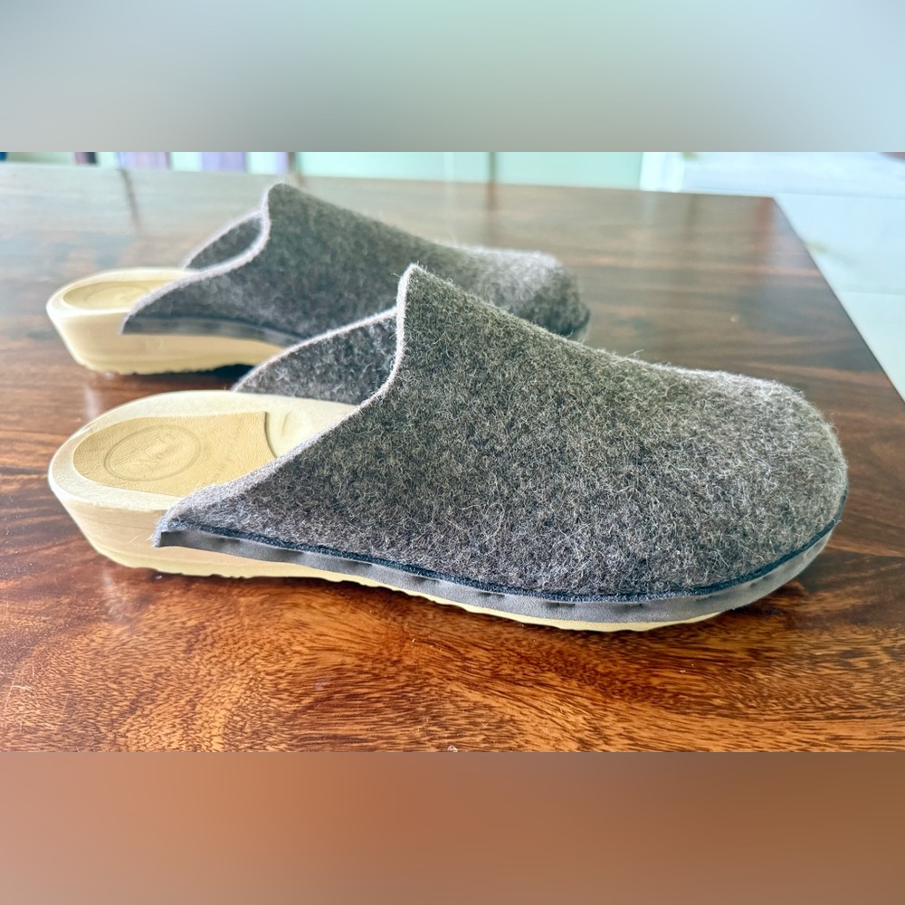 No. 6 Women’s Brown Felt Clogs Size 42 or 11.5